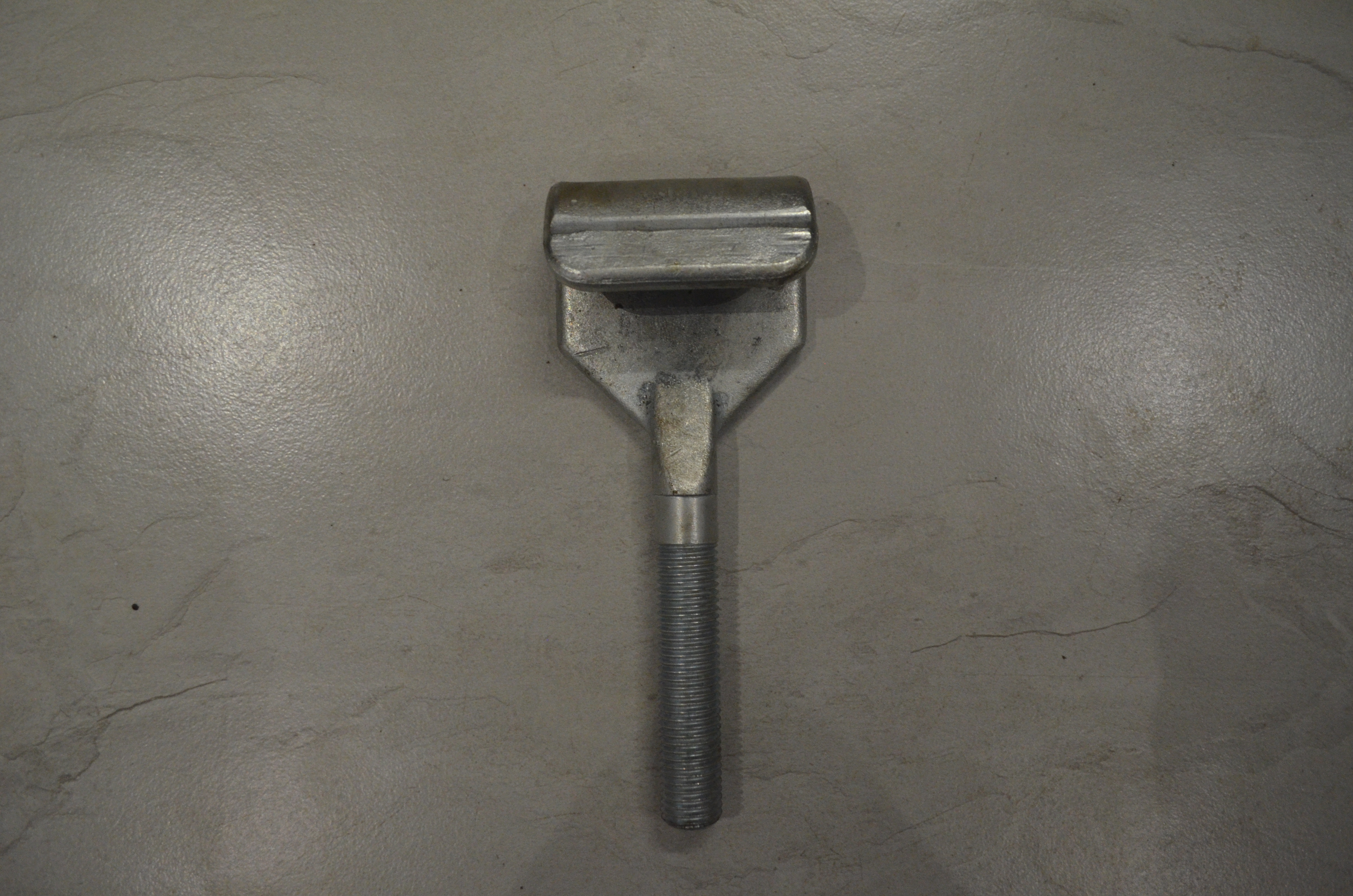 J Bolt for vibrating screen